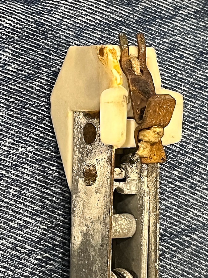 Bottom Clip With Hook